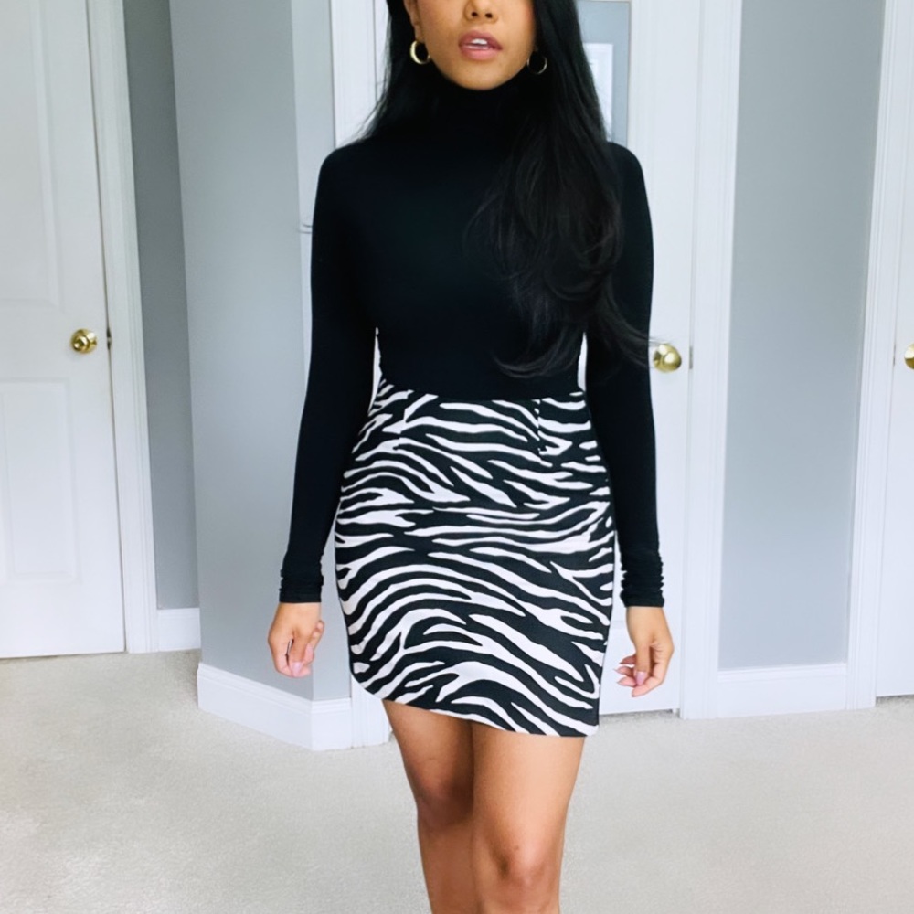 White House Black Market | Black White Zebra Animal Print High Waist Mini Skirt - Picture 1 of 13